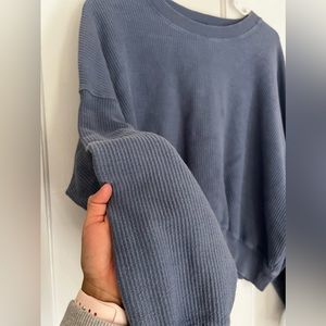 AERIE - corduroy cropped crewneck 🫶🏽